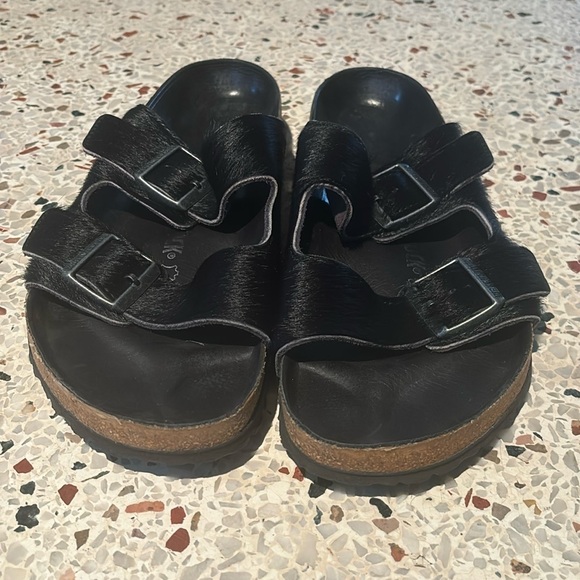 Men’s BIRKENSTOCK -Black Textured Pony Hair Belted
Sandals size 44 - Picture 1 of 8